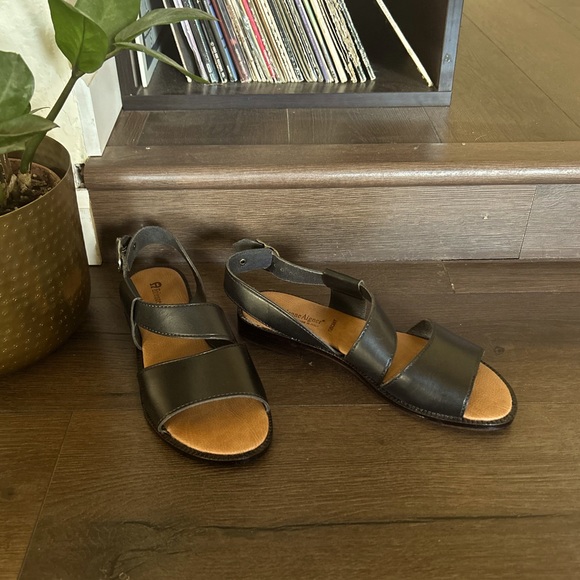 Etienne Aigner Shoes - Etienne Aigner black leather sandals